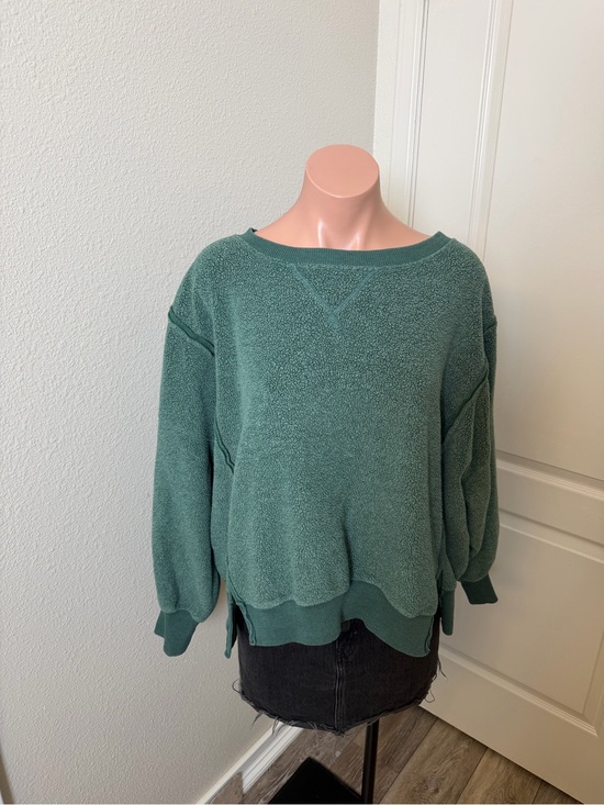 American Eagle Outfitters Tops - American Eagle This Feels Seriously Huggable Oversized Green Crewneck Sweatshirt